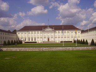 Schloss Bellevue, Berlin - Reinigung im JOS-Verfahren - Bildrechte siehe Impressum